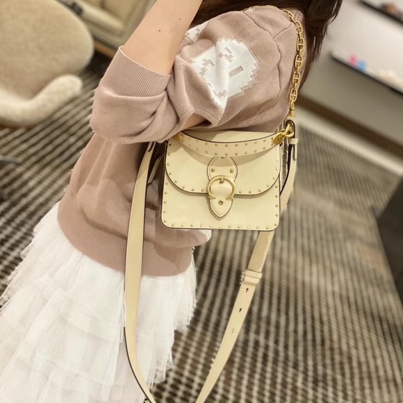 Coach Shoulder Bag Messenger Bag Handbag Made of Smooth Cowhide